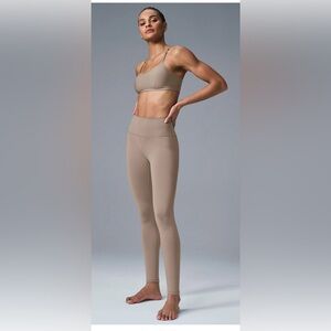 ALO High-Waist Airlift Legging in Gravel